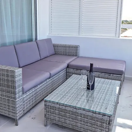 Апартаменты Stylish Modern With Ocean View And Pools, 1001, Ponderosa Плая-де-лас-Америкас