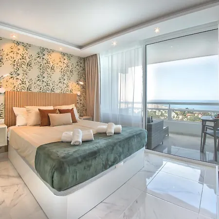 Apartment Stylish Modern With Ocean View And Pools, 1001, Ponderosa Playa de las Americas (Tenerife)