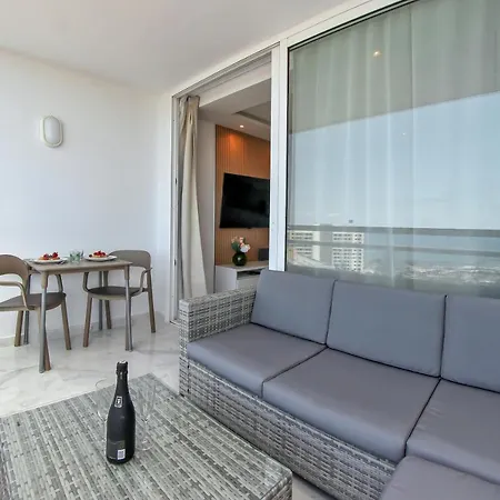 Appartement Stylish Modern With Ocean View And Pools, 1001, Ponderosa