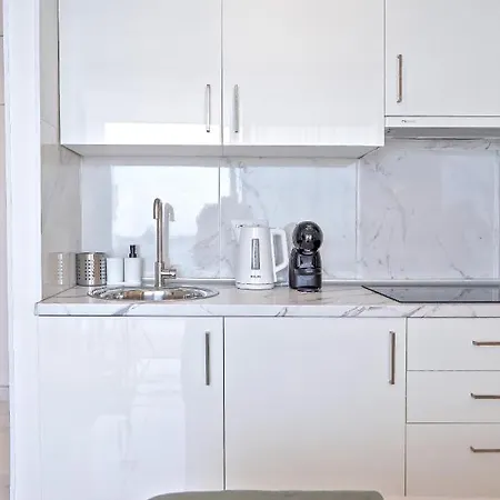 Stylish Modern With Ocean View And Pools, 1001, Ponderosa Apartment