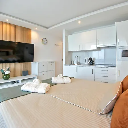 Apartment Stylish Modern With Ocean View And Pools, 1001, Ponderosa Playa de las Americas (Tenerife)