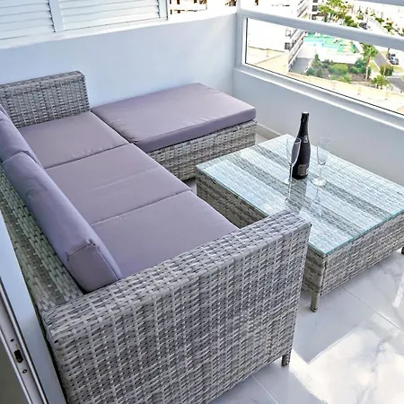 Apartment Stylish Modern With Ocean View And Pools, 1001, Ponderosa *