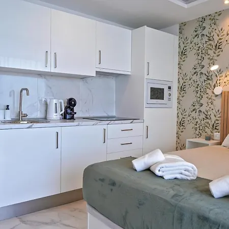 Apartment Stylish Modern With Ocean View And Pools, 1001, Ponderosa