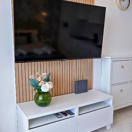 Stylish Modern With Ocean View And Pools, 1001, Ponderosa Apartment